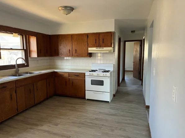 709 Wood Ave #1, Machesney Park, IL 61115
