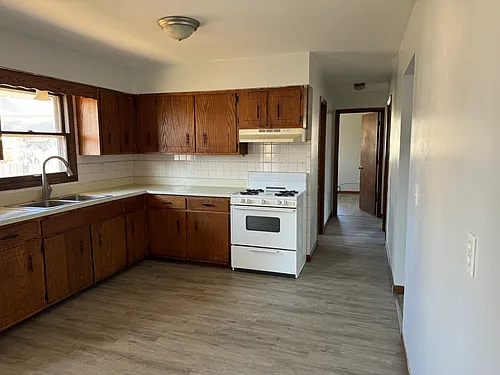 709 Wood Ave #1 Photo 1