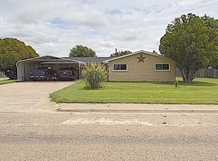 214 Cherry St, Darrouzett, TX 79024