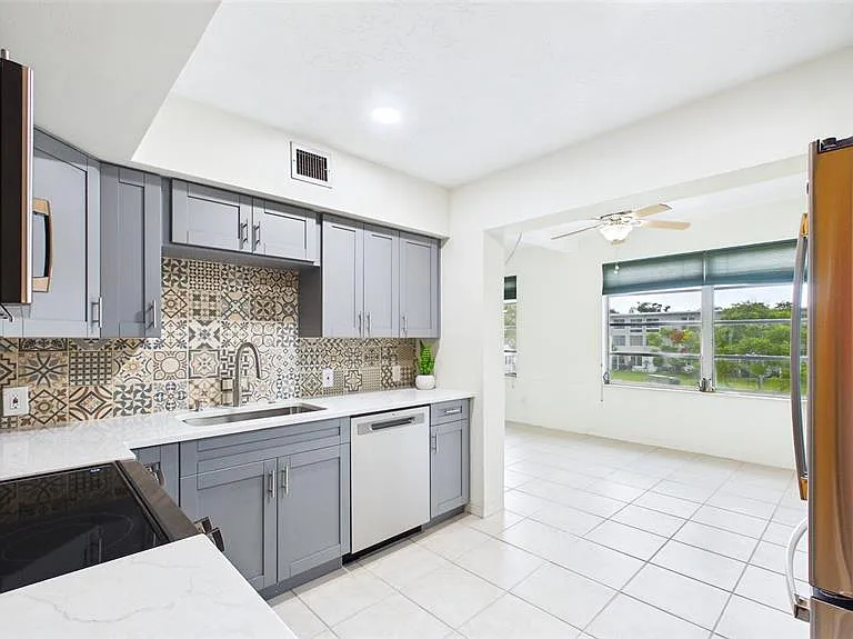 2454 Australia Way E #32 — Photo 17