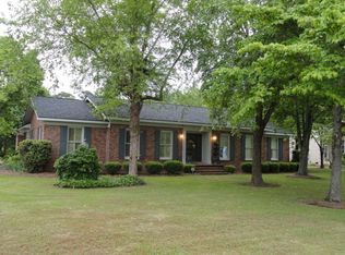 10 Pinestraw Ln, Manning, SC 29102