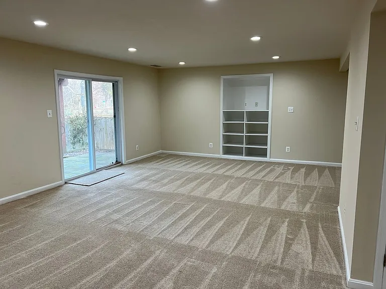 9425 Spruce Tree Cir — Photo 35