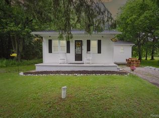 759 Elm St, Allenton, MI 48002