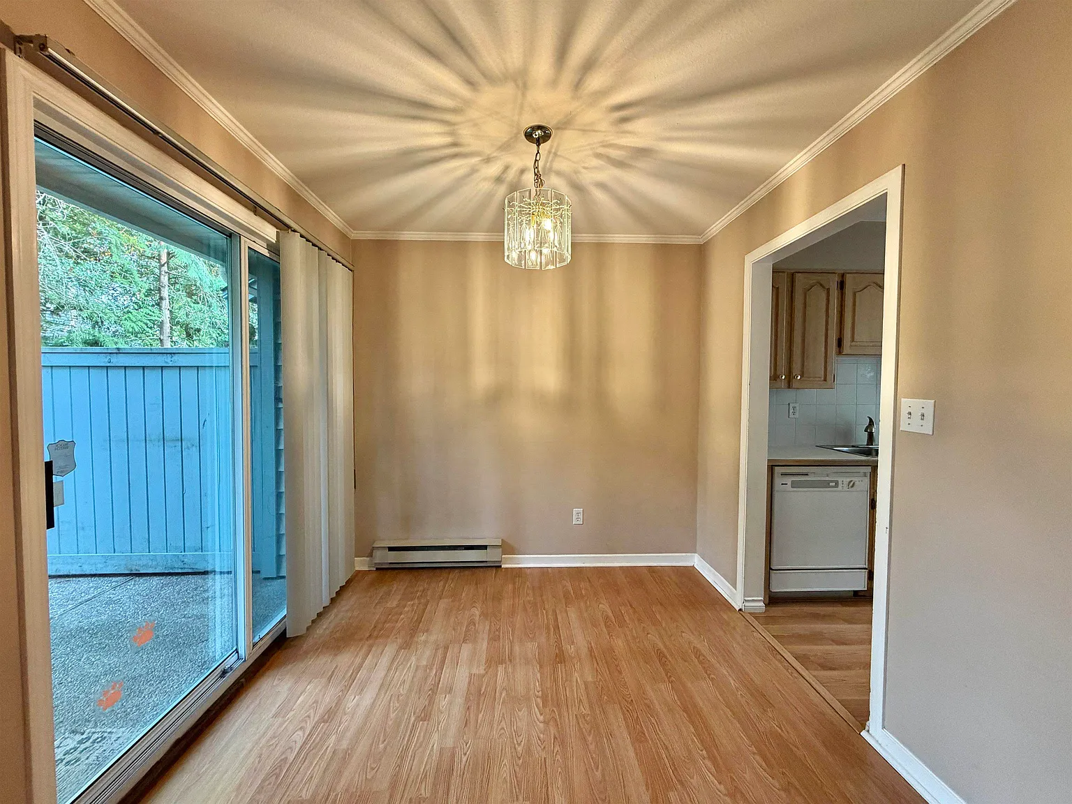 3 bed, 1128 sqft, $2,700 — Photo 4
