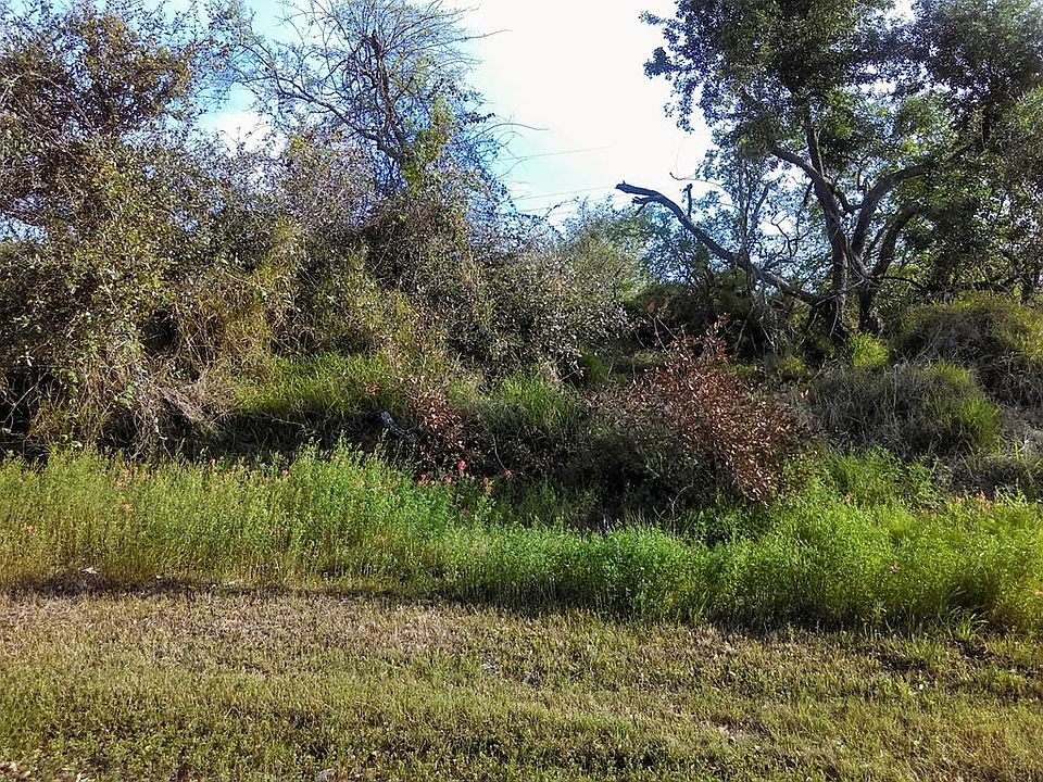 1st image of 25 W Red Oak Ln