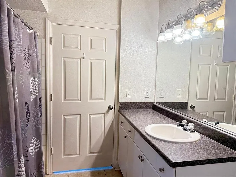 202 E South St #2038 — Photo 13