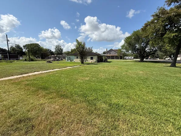 3121 Hillsdale St, La Porte, TX 77571