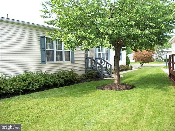 5th image of 770 Aspen Cir