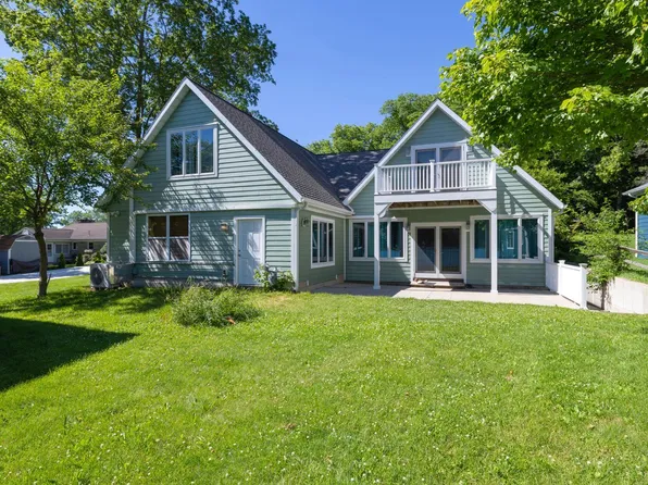 21129 Shore Acres Rd, Cassopolis, MI 49031