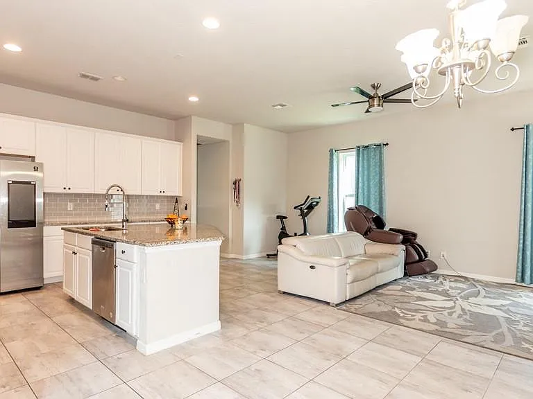 5912 Village Center Dr — Photo 21