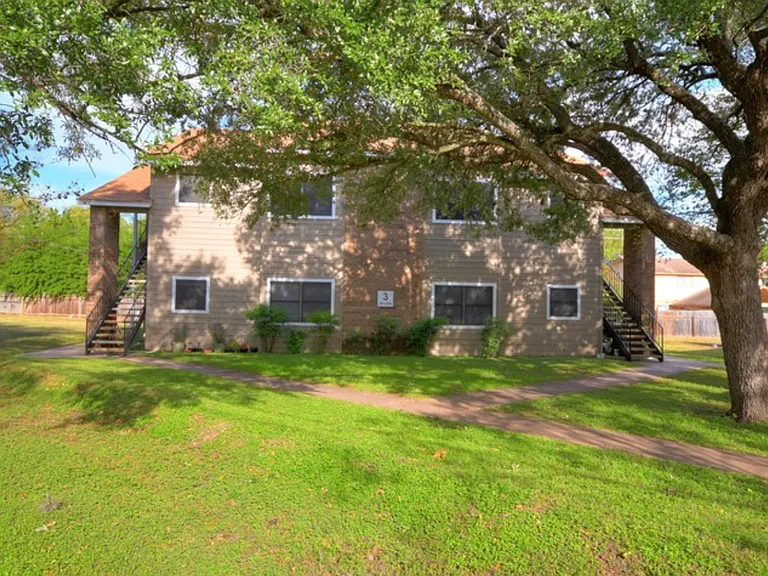 6102 Hill Forest Dr — Photo 11
