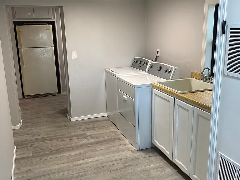 4223 Highway 5 N — Photo 8