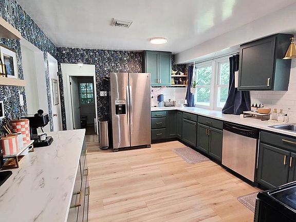 3rd image of 966 McCosh St