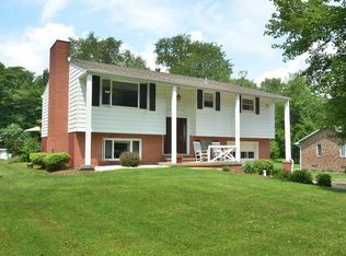 176 Hall Rd, Aliquippa, PA 15001