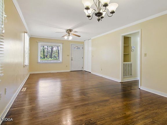 4th image of 850 Forest Hill Ct