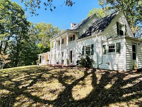 5th image of 20 Chestnut Cir