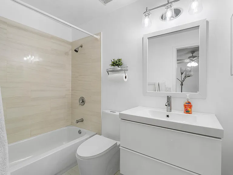 7087 NW 78th Pl — Photo 26