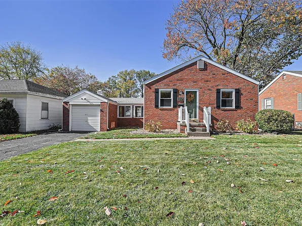 1207 Harrison St, Edwardsville, IL 62025