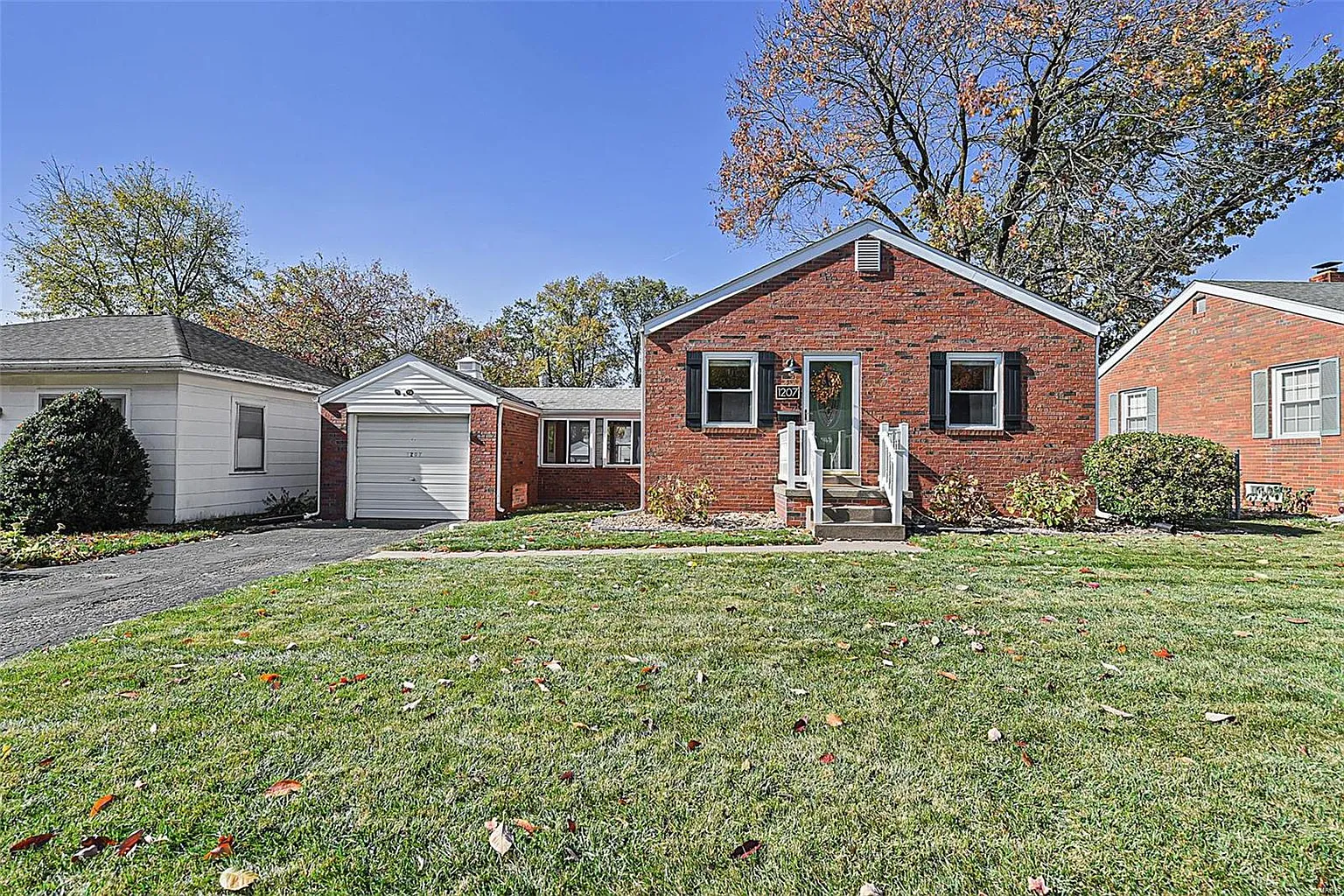 1207 Harrison St photo 1