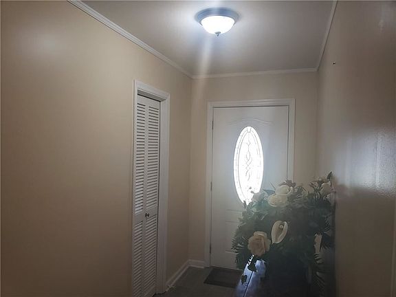 3rd image of 423 W Shore Dr