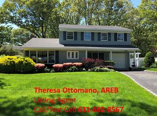 274 Hudson Ave, Lake Grove, NY 11755