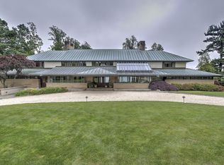 546 Navesink River Rd, Red Bank, NJ 07701