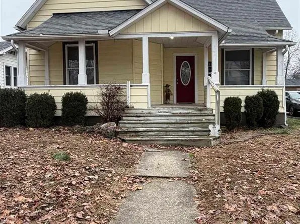 105 N French St, Sullivan, IN 47882