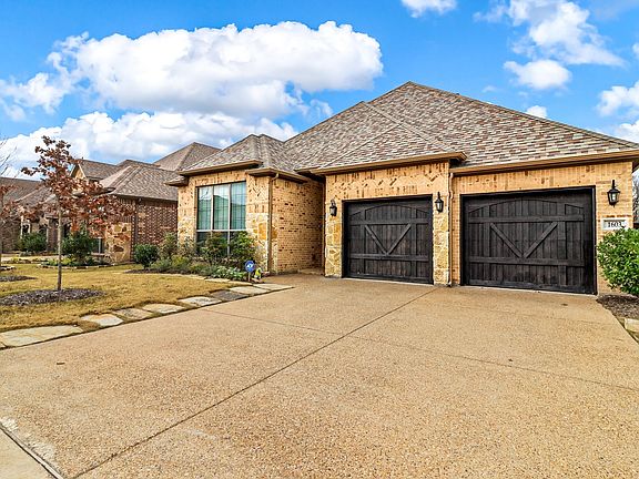 2nd image of 1603 Trowbridge Cir