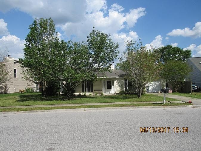 1st image of 306 Woodbridge Dr