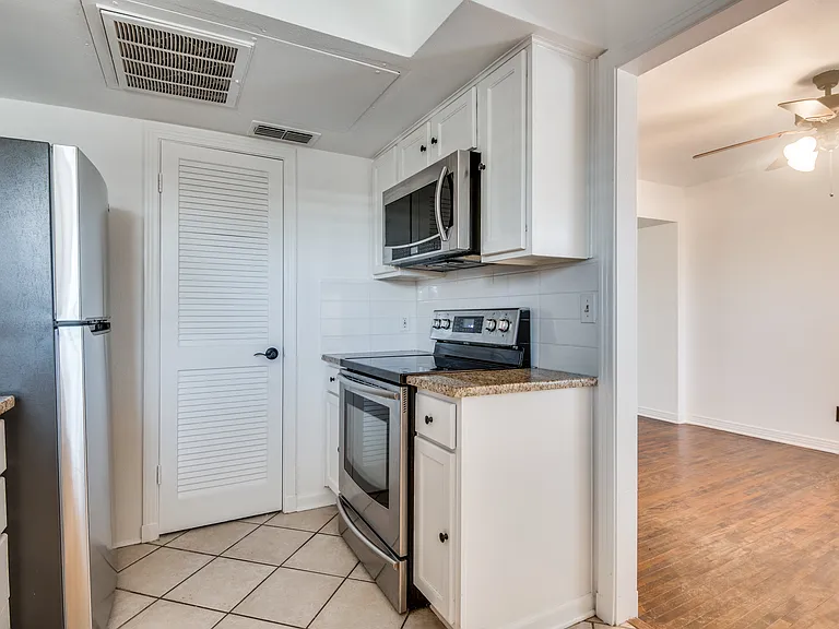 6465 Bordeaux Ave #6465 — Photo 14