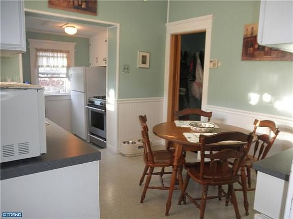 4th image of 3425 Cranston Ave