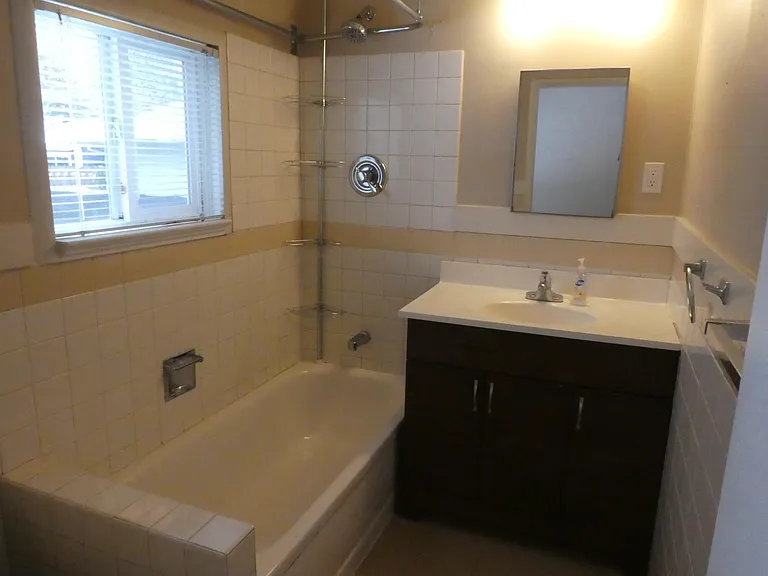 2333 SE Tacoma St — Photo 28