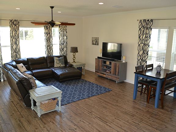 4th image of 156 Pienza Ave