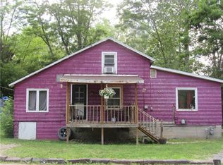 15 Mark Cir, Naples, NY 14512