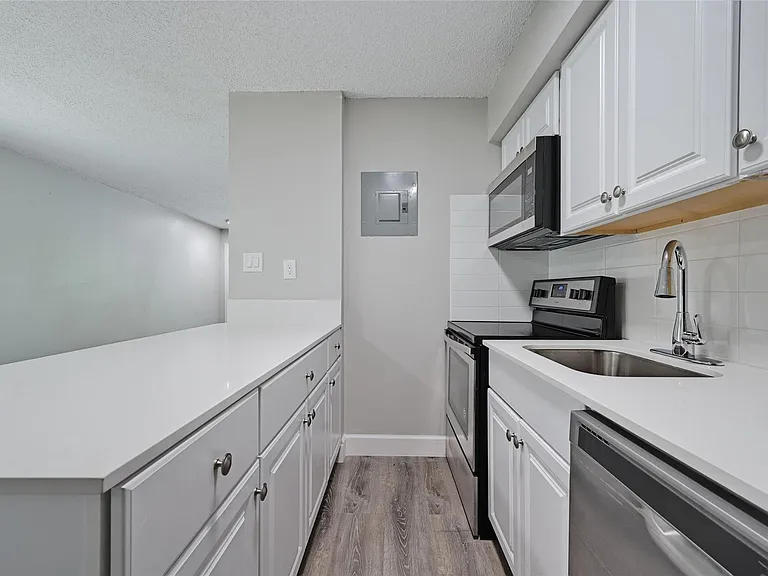 1200 Banister Ln #4 — Photo 11