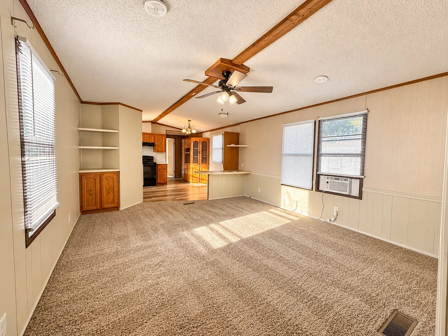 2 bed, 1.5 bath, 992 sqft, $880 — Photo 3