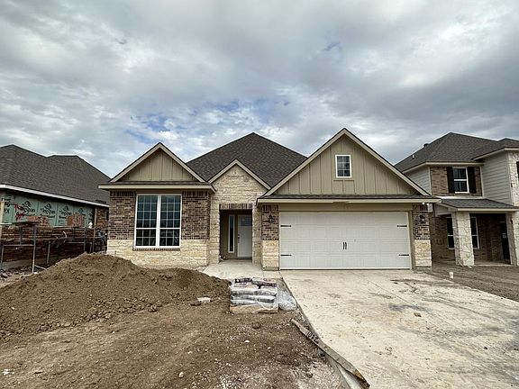 3rd image of 1028 Shelby Dr