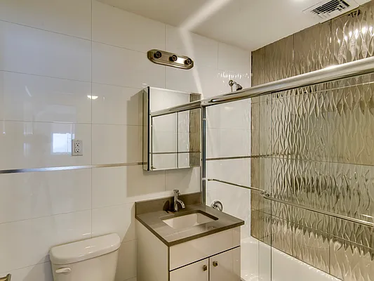 Rented by Bouklis Group | media 4