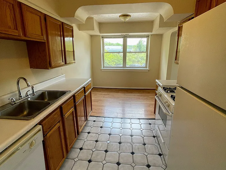 994 Cleveland Ave #1 — Photo 4