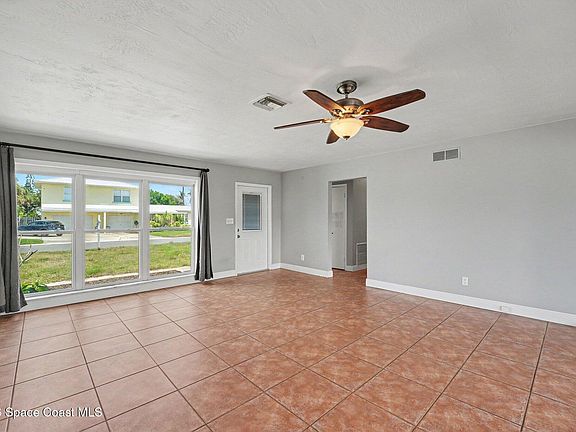 5th image of 112 SE 3rd St
