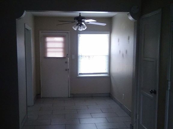 3rd image of 1008 E San Antonio Dr APT D