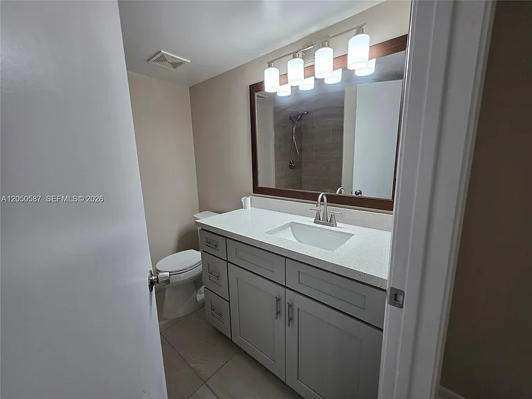 3790 N University Dr #H-1 — Photo 16