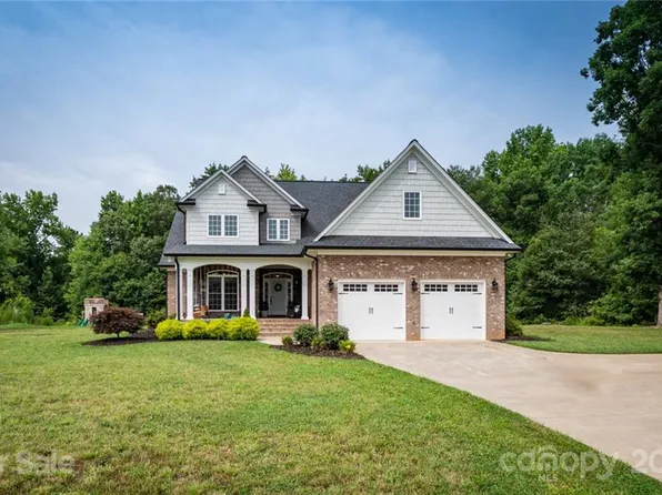 1523 Ohara Plantation Ct, Dallas, NC 28034