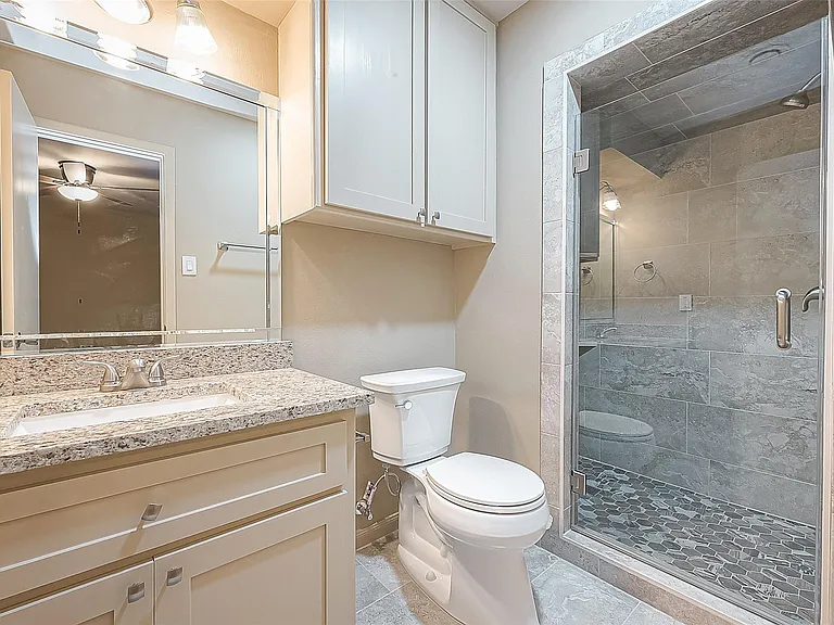 722 Venice St — Photo 14