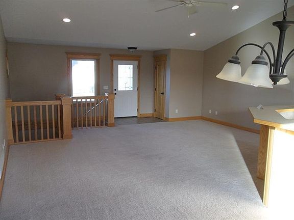 3rd image of 3498 Timothy Dr SW