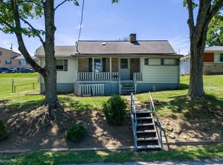 209 Harrison Ave, Cadiz, OH 43907