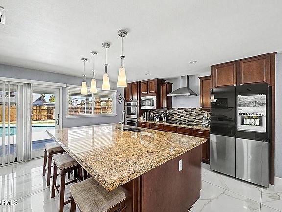 3rd image of 4006 S HANNA Drive
