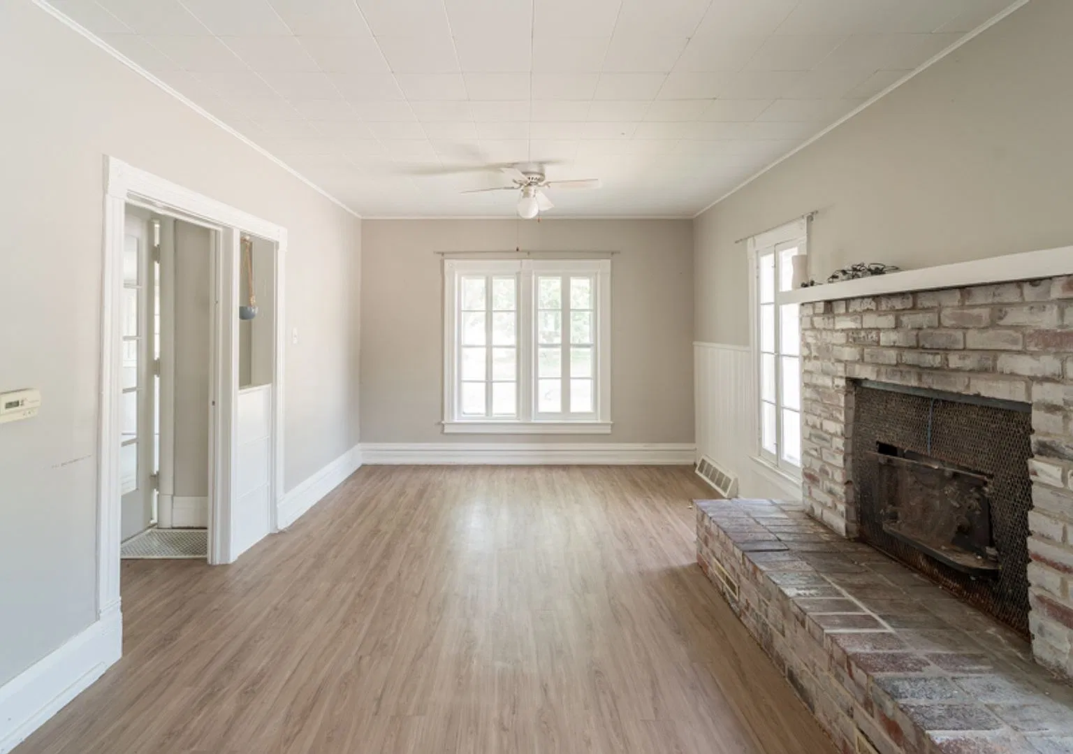 1322 Walnut St - Cedar Falsl — Photo 2