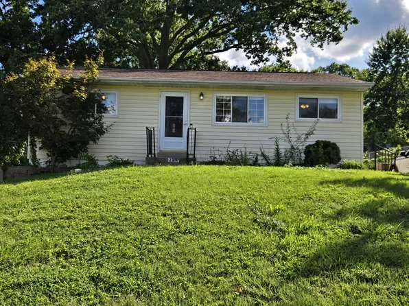 228 Arras Dr, Saint Louis, MO 63129