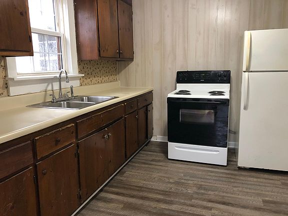 2nd image of 2409 Oaklawn Blvd